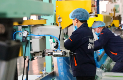 疯狂小狗 集聚国际资源，打造世界一流的宠物食品工厂消毒体系